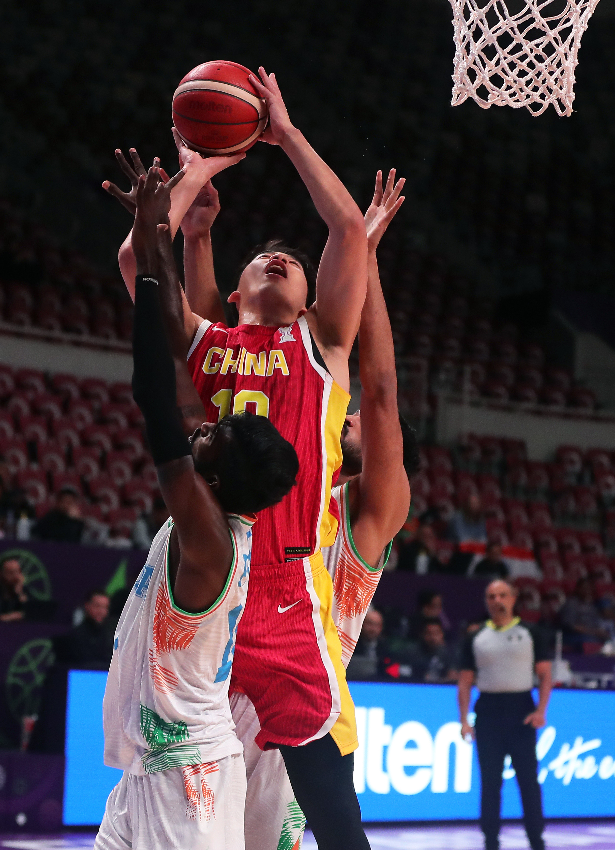 爱游戏入口-印度队逆转中国队，辛杜点燃赛场