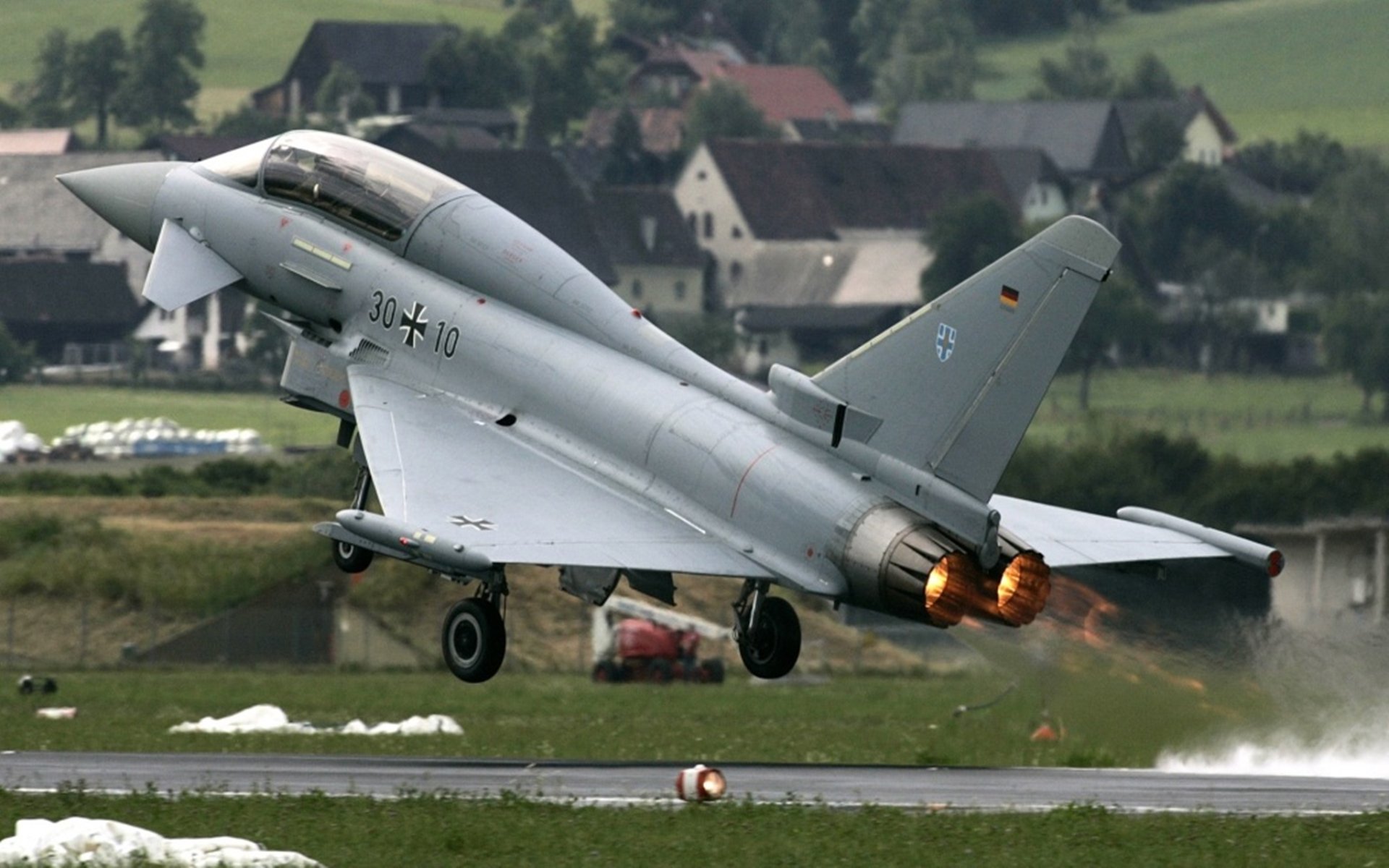 跨越红土与旗帜，兹维列夫的制胜分，如何从法网逆转点燃戴维斯杯曙光